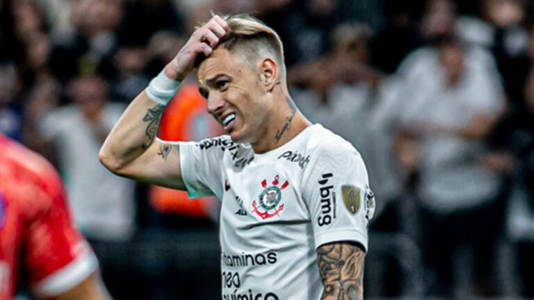 Corinthians procura afastar a crise no jogo de hoje