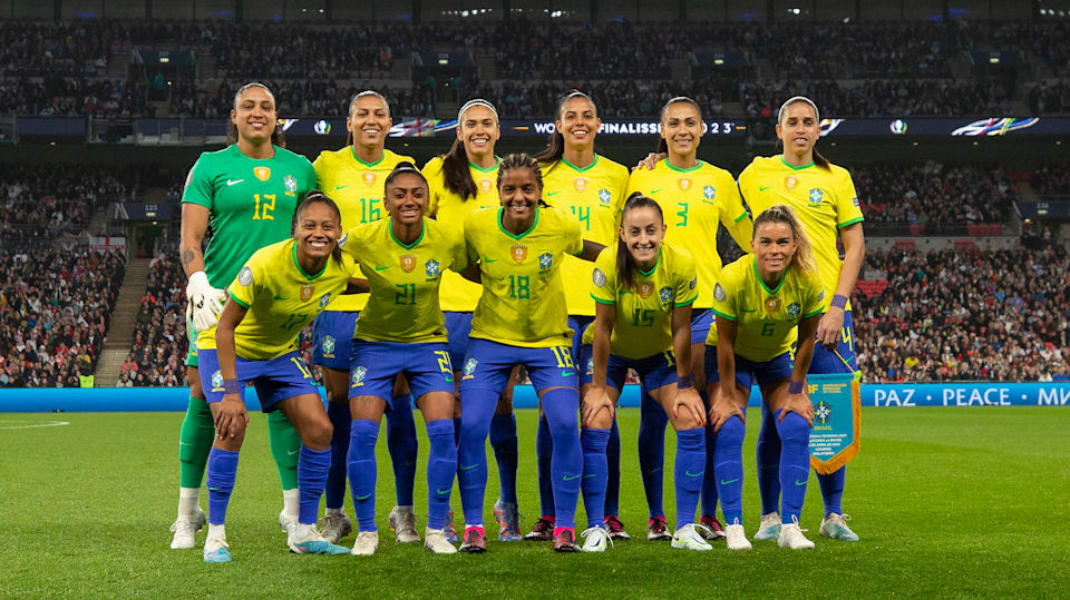 Seleção feminina do Brasil estreia nesta segunda
